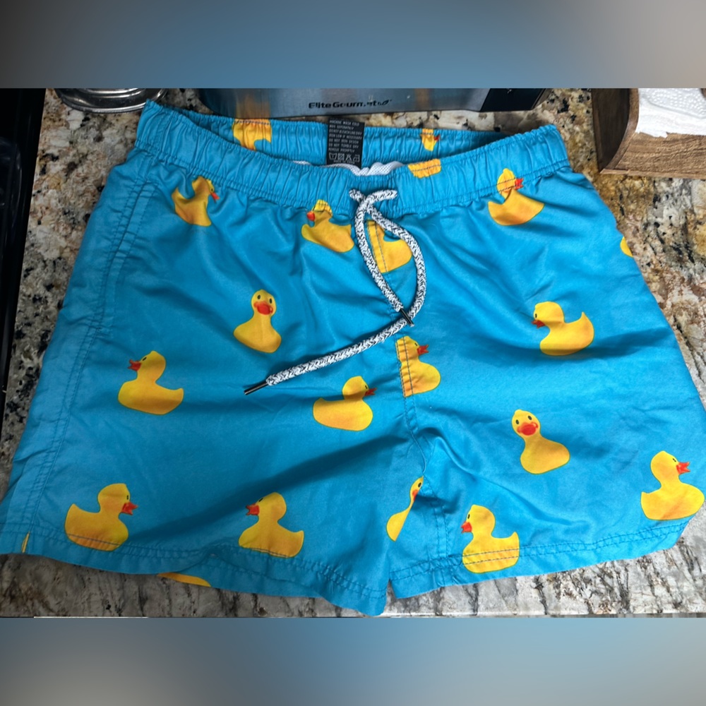 Molokai Surf Co Mens size medium swim trunks